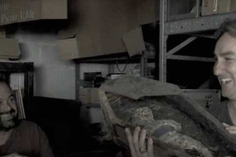 American Pickers airs old Frank Fritz episodes after Mike Wolfe is slammed as ‘fake’ for feud with..