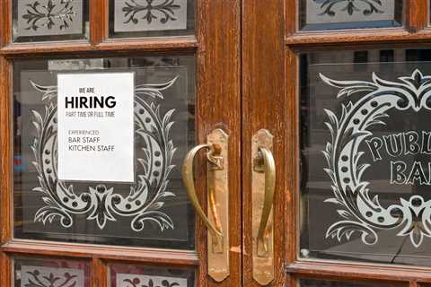 Pubs, hotels and restaurants have record 176,000 job vacancies after worrying surge in last 3 months