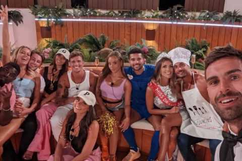 Love Island fans all say same thing about cheeky photo of Dami and Indiyah – can you spot why?