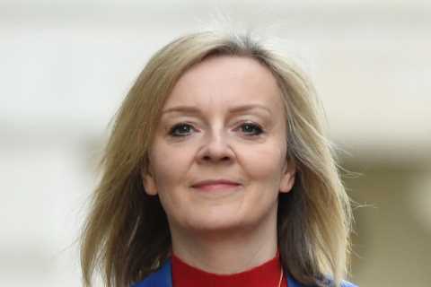PM wannabe Liz Truss unveils biggest crackdown on trade union power since Margaret Thatcher