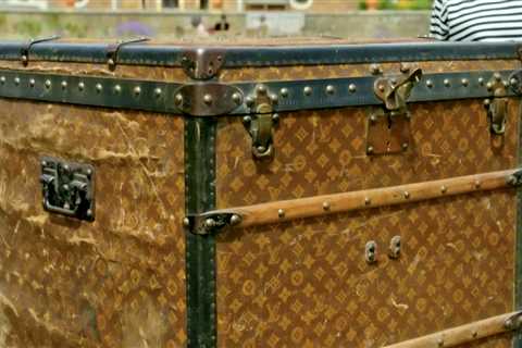 My dad bought a battered storage box for £12 from a junk shop – I was amazed when I discovered what ..