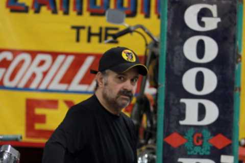 American Pickers fans slam show for MAJOR snub against Frank Fritz as he fights for his life after..