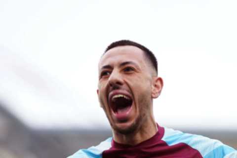 Everton set to sign Dwight McNeil for £20m after Burnley winger completes medical at Finch Farm..
