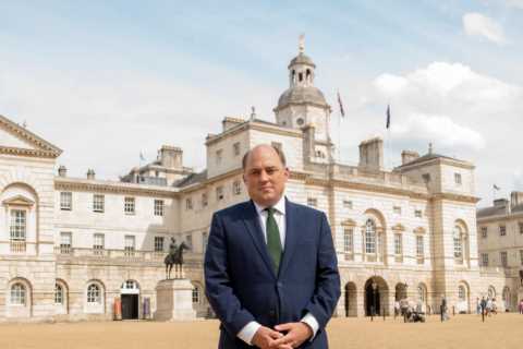 Rishi is guilty of a dereliction of duty in quitting, that’s why I back Liz, says Ben Wallace