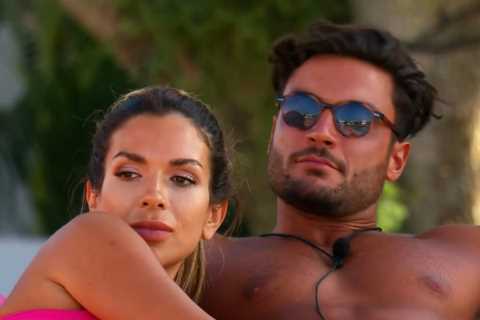 Love Island fans all say the same thing about clip of Ekin-Su and Davide on Unseen Bits