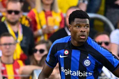 Chelsea want Denzel Dumfries in transfer from Inter Milan with Thomas Tuchel also eyeing £85m..