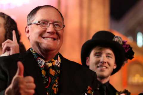 Pixar’s Ousted Founder Returns With Apple and ‘Luck’