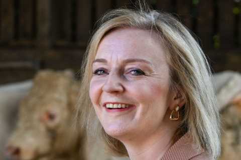 Liz Truss vows to ditch civil service diversity jobs in £11billion tax saving