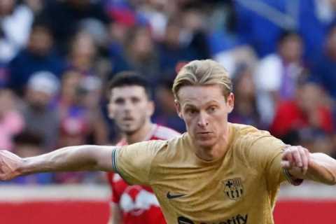 Chelsea confident of sealing Frenkie de Jong transfer ahead of Man Utd with Barcelona talks..