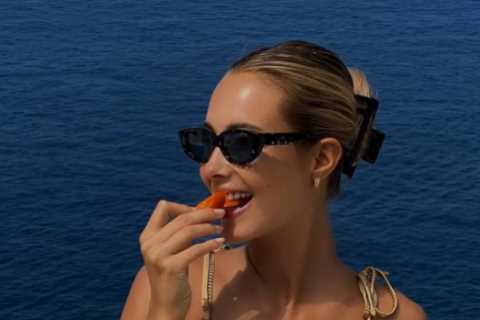Ex-Southampton star Graziano Pelle’s stunning wife looks sensational in tiny bikini during Italy..