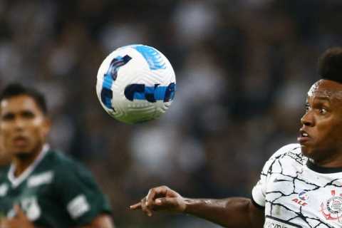 Ex-Arsenal and Chelsea star Willian ‘in talks over shock Premier League return with Fulham showing..