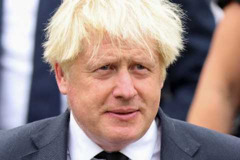 Boris Johnson and Chancellor Nadhim Zahawi on HOLIDAY as UK faces recession
