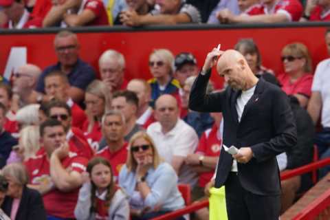 Man Utd flops BOOED OFF at half time as Erik ten Hag suffers nightmare start to Premier League life ..
