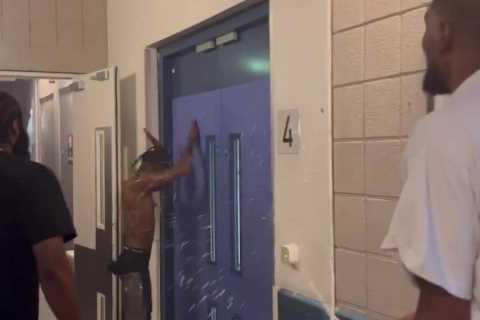 Kardashian fans slam ’embarrassing’ Travis Scott as he kicks door &amp; yells in post-concert video ..