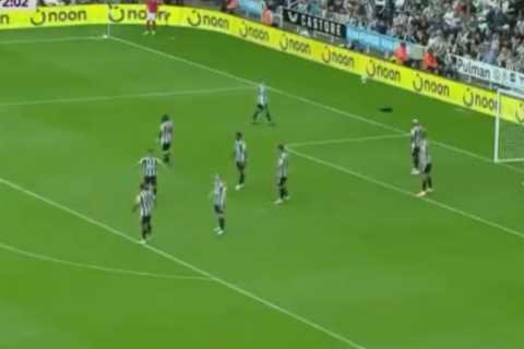 Fans in hysterics as Nottingham Forest produce DREADFUL corner routine in Premier League return vs..