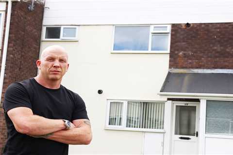 I’ve been left with a flat that can’t be sold after a solicitor wrongly told me lease had been..