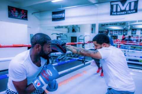 Watch Floyd Mayweather show off lightening fast hands and defence after boxing legend, 45, teases..
