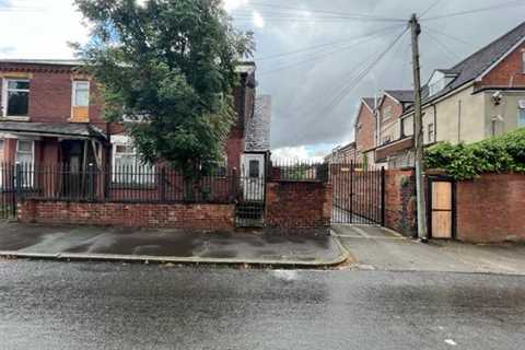 Bargain home could be yours for just £23,000 – but getting inside and around it could be a challenge