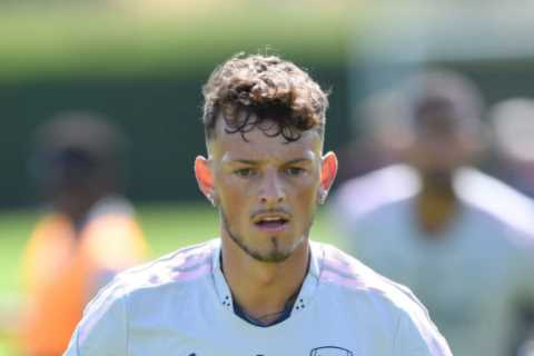 Arsenal injury concerns over Ben White after he’s spotted wearing knee brace in training – but..