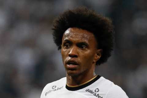 Ex-Arsenal and Chelsea star Willian tears up Corinthians contract and in talks over free transfer..
