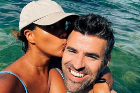 Steve Jones poses with rarely seen American wife on holiday in Cornwall
