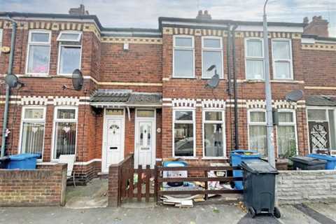 Two-bed family home on sale for just £5,000 and is perfect if you’re into home makeovers