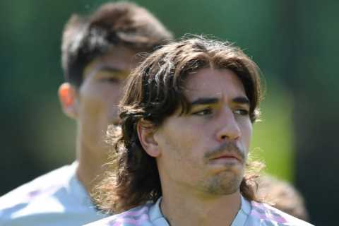Barcelona ‘line up Hector Bellerin free transfer’ with Arsenal outcast seen as cheap option for..