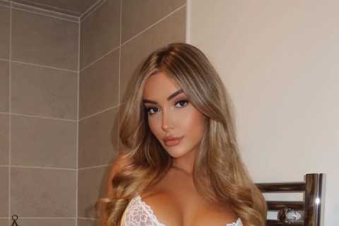 ‘Sent to you from Heaven’ – Stunning Tyson Fury ring girl sends fans wild as she poses in skimpy..