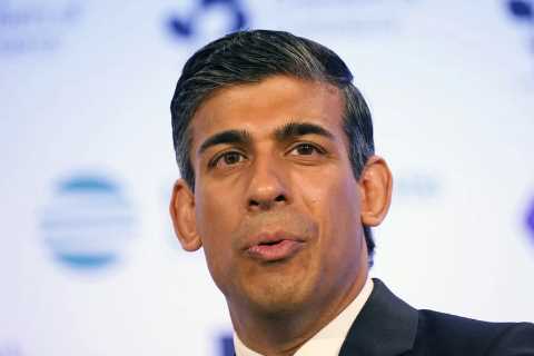 Rishi Sunak pledges to slash civil servant pay for bad performance as he expects a ‘Rolls-Royce..