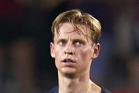 Barcelona slammed for ‘mafia’ treatment of Man Utd and Chelsea transfer target Frenkie de Jong by..
