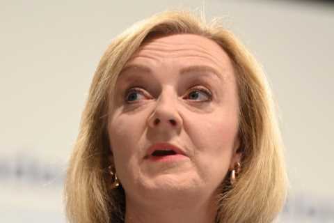 Liz Truss charges into fresh legal row with EU over its ‘clear breach’ of its Brexit deal with..