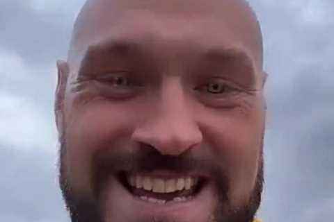 Tyson Fury claims ‘sausage’ Derek Chisora snubbed £2MILLION fight offer before he announced..
