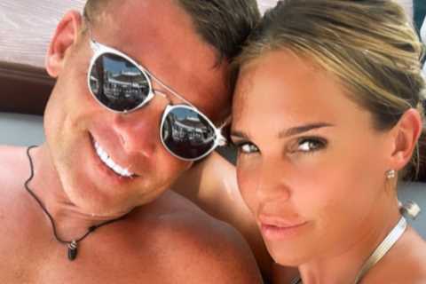 Danielle Lloyd shows off her incredible figure in a tiny bikini as she holidays with family in Dubai
