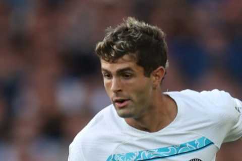 Chelsea set to play hardball with Man Utd over Christian Pulisic loan transfer with Blues wanting..
