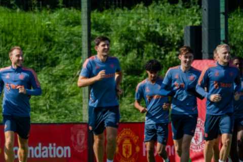 Man Utd players laugh around in training but Cristiano Ronaldo doesn’t crack a smile ahead of..