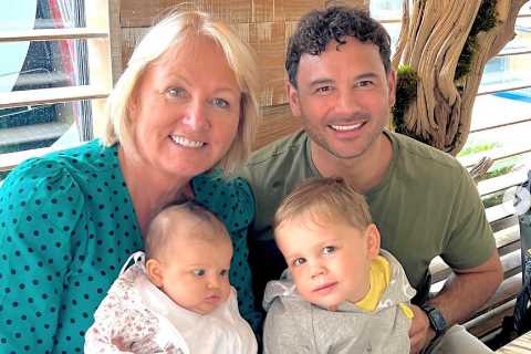 Coronation Street star Ryan Thomas sparks rumours of a return as he reunites with on screen mum