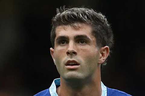 Man Utd set to miss out on Christian Pulisic transfer with Chelsea winger only open to joining..