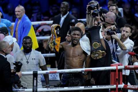 Anthony Joshua lucky not to get beaten up by Usyk’s ‘horrible street fighting team’ after..