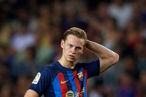 Man Utd ‘to make final Frenkie de Jong transfer push in bid to beat Chelsea to Barcelona outcast’s..