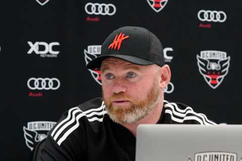 Wayne Rooney predicts shock result for Man Utd vs Liverpool but warns Ten Hag flops against..