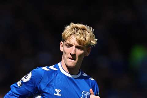 Frank Lampard tells Chelsea that Anthony Gordon is worth over £100MILLION as Everton starlet pushes ..
