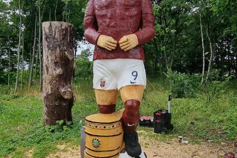 Eyesore 10ft statue of Manchester City ace Erling Haaland STOLEN after complaints it looks nothing..