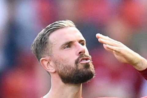 Emotional moment Liverpool players and fans pay tribute to murdered Olivia Pratt-Korbel during 9-0..