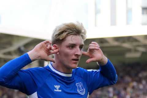 Leeds vs Everton: Live stream, TV channel, team news and kick off time for Premier League match