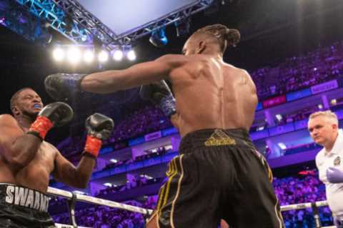 ‘He’s a human carousel’ – Fans mock Swarmz after he keeps spinning in circles to evade KSI in..