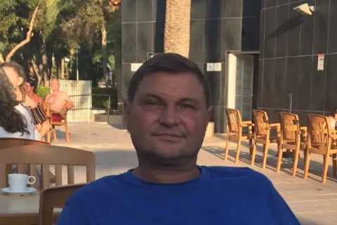 Sam and Billie Faiers’ dad rushed to hospital with near-fatal heart attack – amid feud with famous..