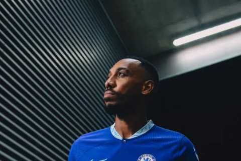 Chelsea confirm £10m transfer of Barcelona striker Pierre-Emerick Aubameyang with Marcos Alonso..