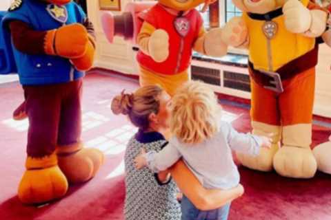 Carrie Johnson greets kids’ TV favourites from PAW Patrol with amazed son Wilfred