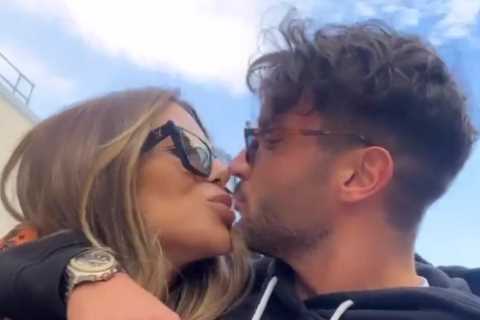 Love Island’s Ekin-Su and Davide tuck into enormous takeaway in bed after being reunited