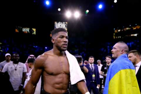 ‘I’ll be ready’ – Anthony Joshua ACCEPTS Tyson Fury’s offer of all-British heavyweight blockbuster..